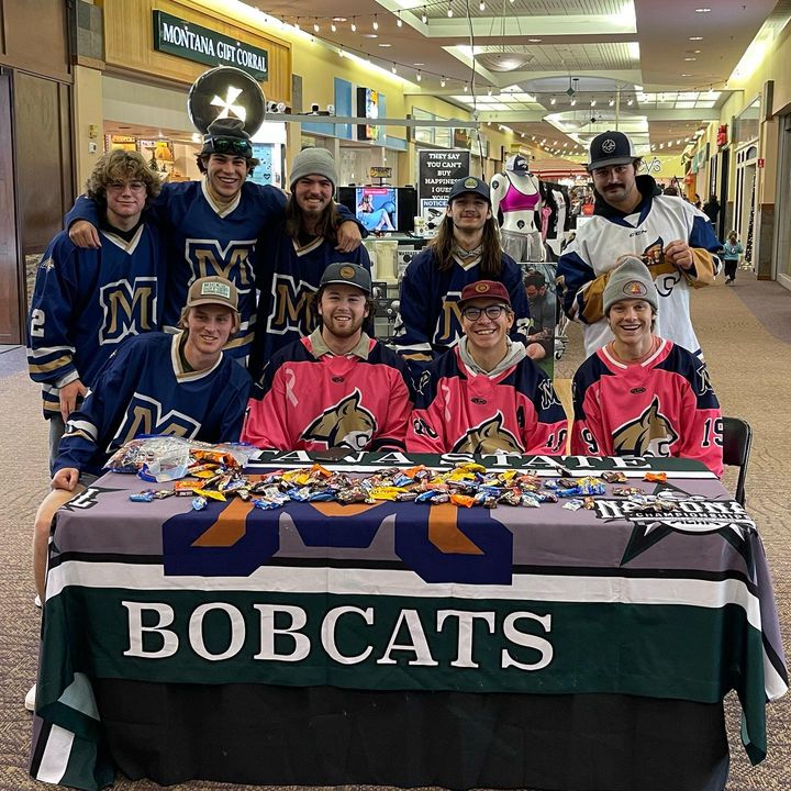 Happy Halloween 🎃 👻 Come out to the mall and meet the guys and get your favorite candy! 💙💛🏒🥅 Go Cats Go