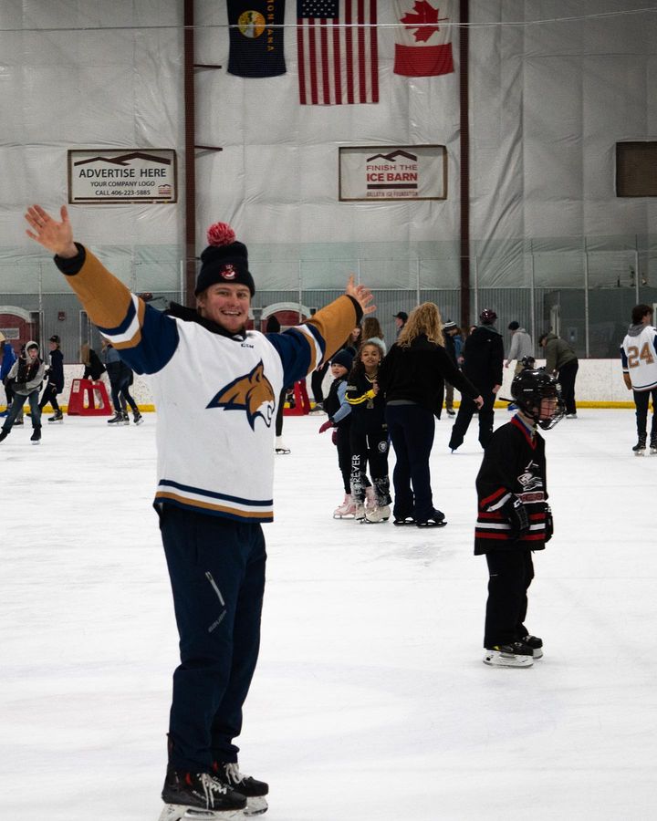 More shots from last night’s Skate with the Bobcats!