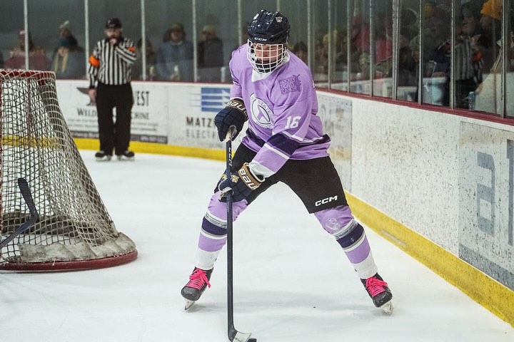 More shots from Saturday’s “Hockey Fights Cancer” Game